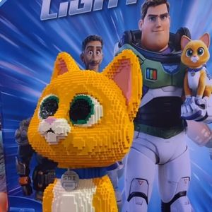 Meet your Posher, Whit